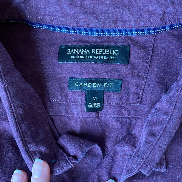 Banana Republic Camden fit Burgundy button down sz Med - Picture 2 of 4